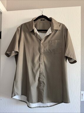Casual Short Sleeve Button-Down Shirt - Olive with Mini Dot